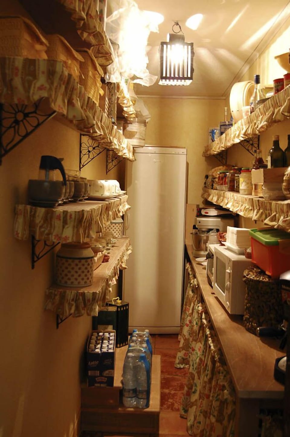 Apartment, 3 Bedrooms | Private kitchen | Full-size fridge, microwave, oven, stovetop