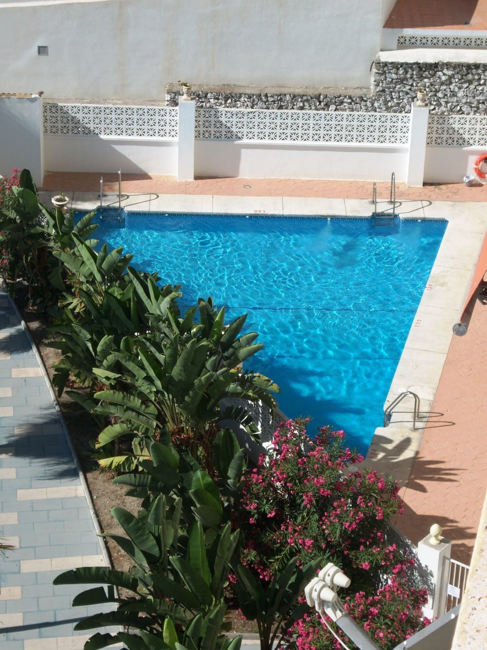Communal pool (open in July and August)