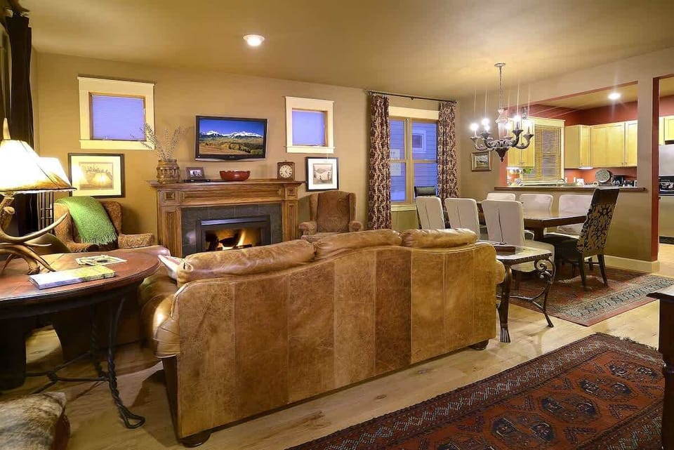 Spacious open living room