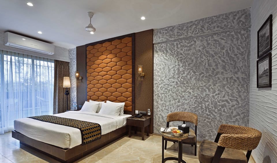 Superior Room | 1 bedroom, premium bedding, in-room safe, blackout drapes