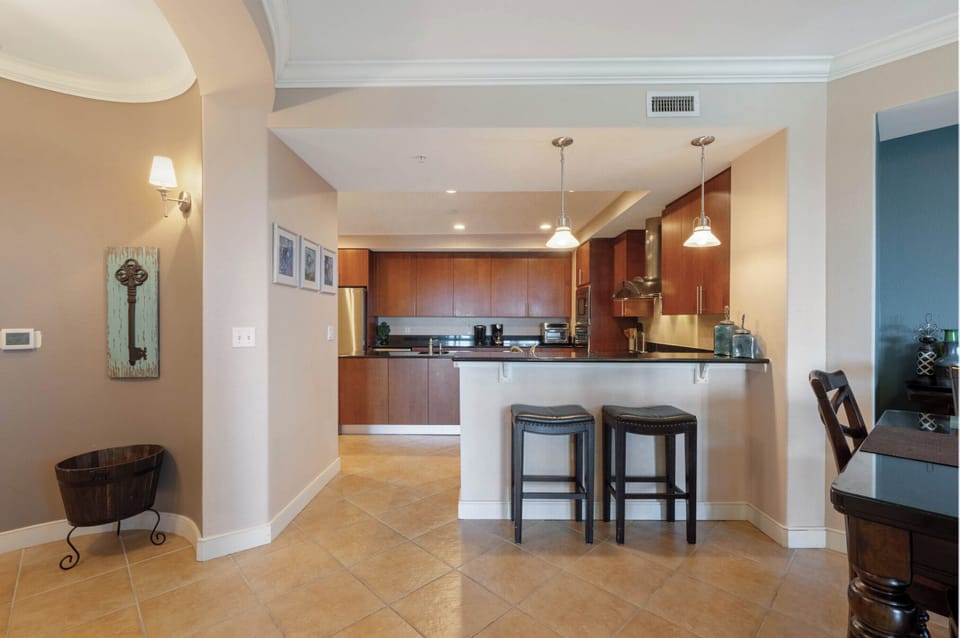 bar top / kitchen