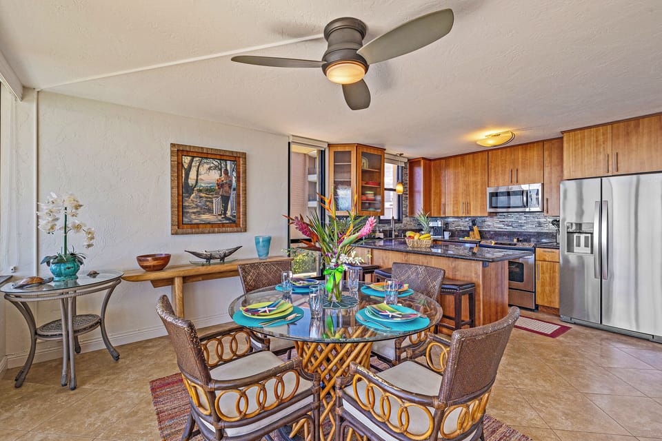 Extra counter eating space for 6. 