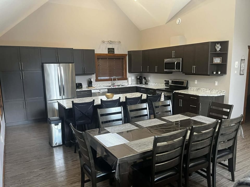 Wolf Den Cabin Rental - Dog Friendly! (2452)