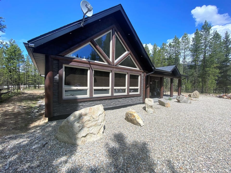 Wolf Den Cabin Rental - Dog Friendly! (966)