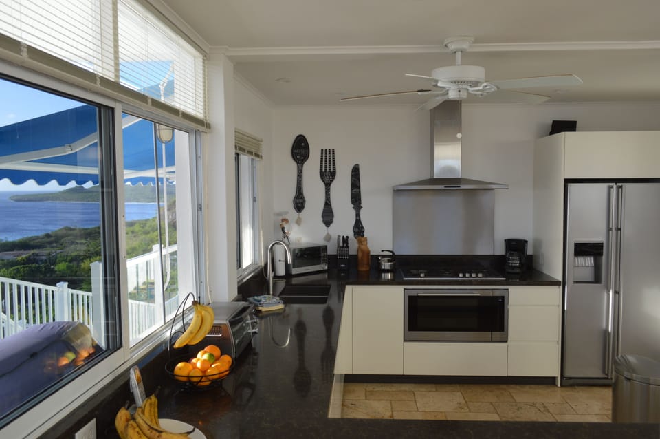 Main Living Room - Kitchen  with state of the art appliances