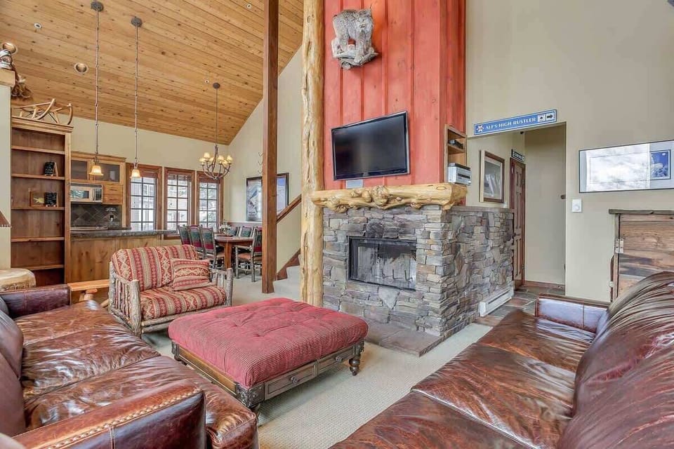 Living Room | Lower Level | Central Common Area