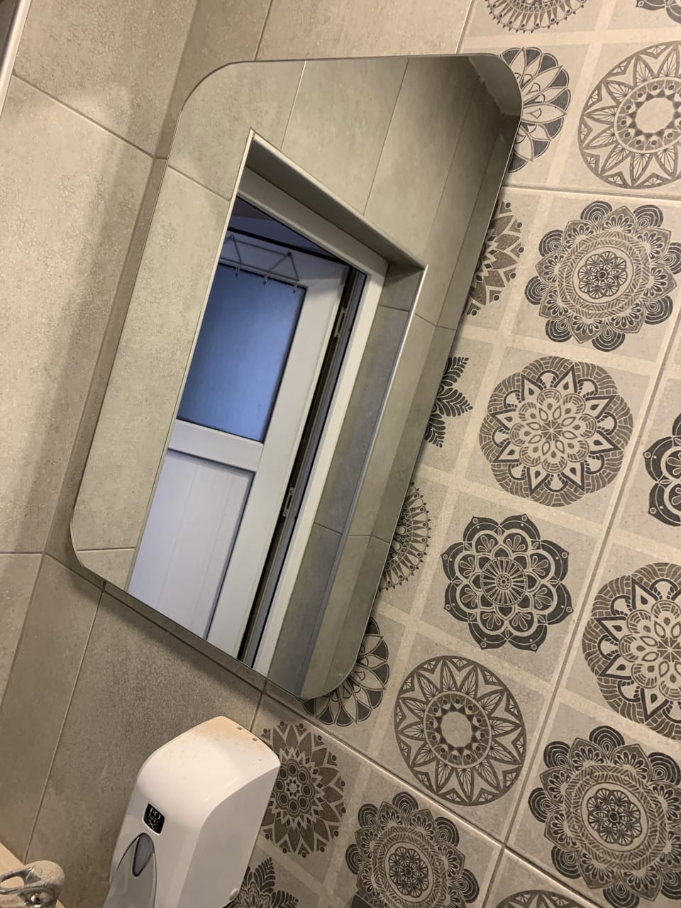 Economy Double Room | Bathroom | Free toiletries, hair dryer