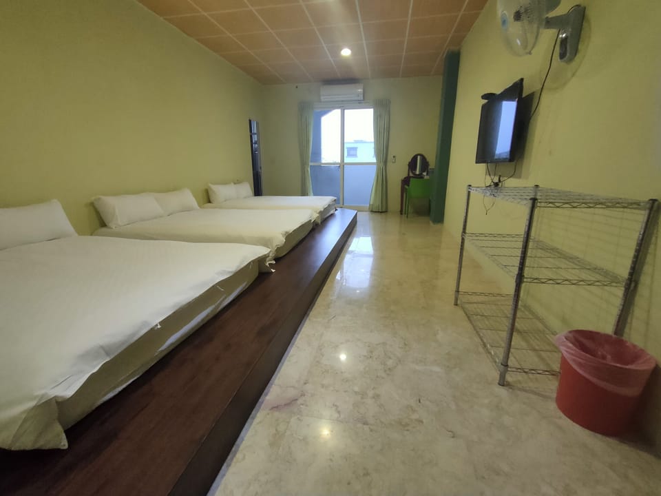 Business Room, Multiple Beds, Non Smoking | Blackout drapes, free WiFi, bed sheets