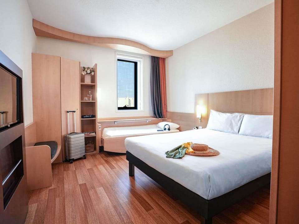 In-room safe, desk, soundproofing, iron/ironing board