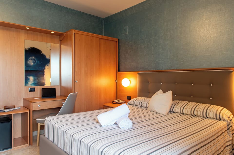 In-room safe, desk, blackout drapes, free WiFi