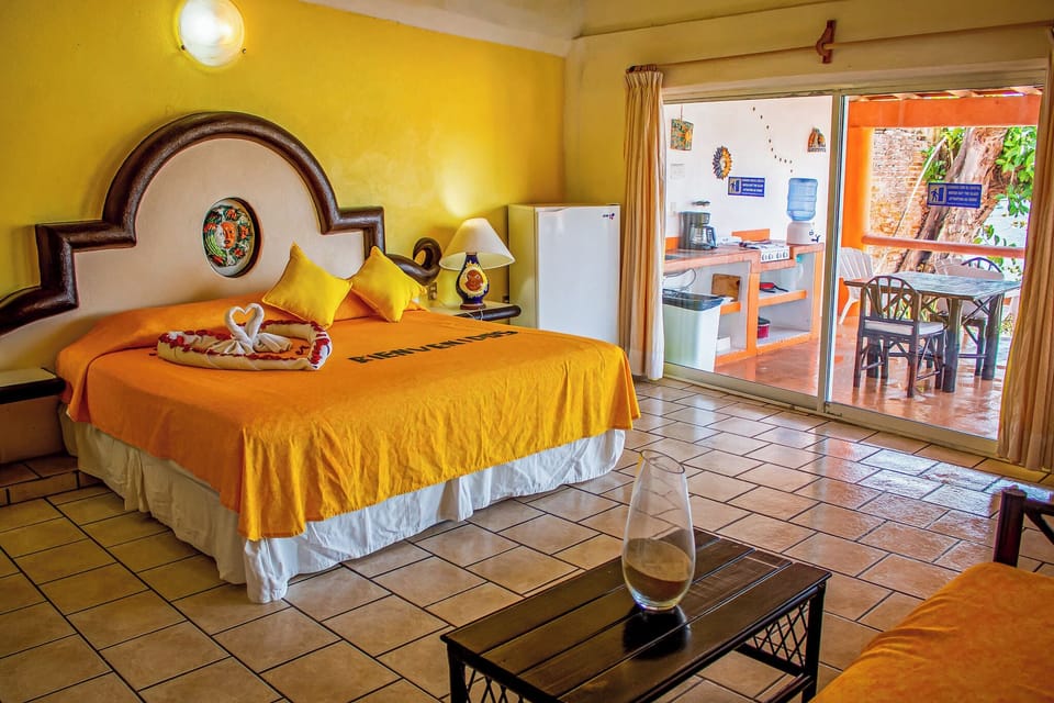 Master Suite | Premium bedding, in-room safe, iron/ironing board, free WiFi