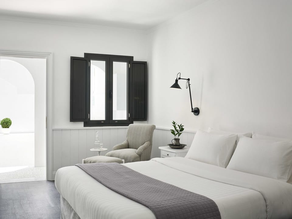 Deluxe Double Room (Nimborio Tower) | Hypo-allergenic bedding, memory foam beds, in-room safe, desk