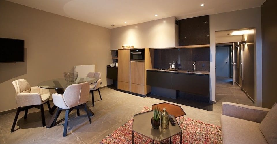 Superior Suite | Private kitchen | Fridge, microwave, oven, stovetop