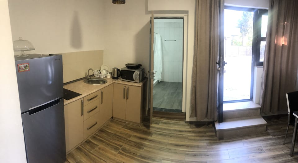 Family Apartment | Hypo-allergenic bedding, individually decorated, individually furnished