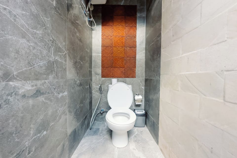 Superior Room | Bathroom | Shower, towels