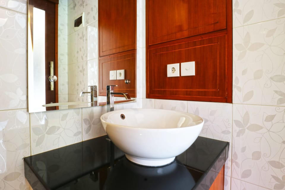 Standard Room | Bathroom | Shower, rainfall showerhead