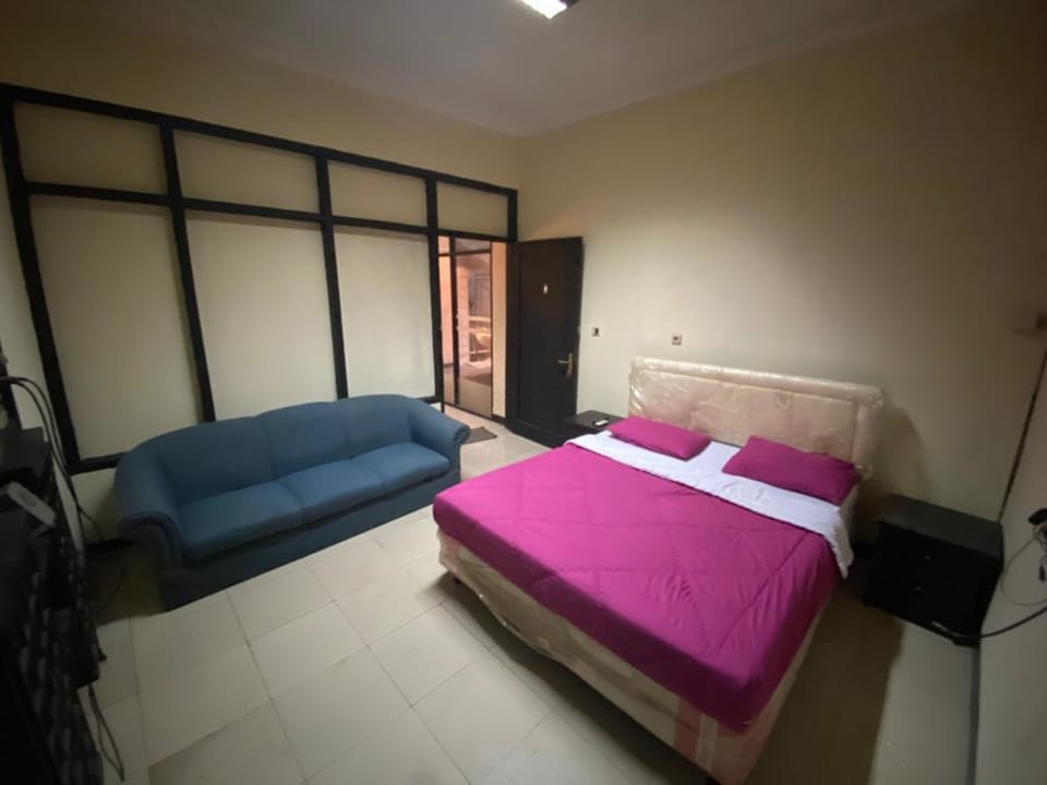 VIP Room | Premium bedding, desk, blackout drapes, free WiFi