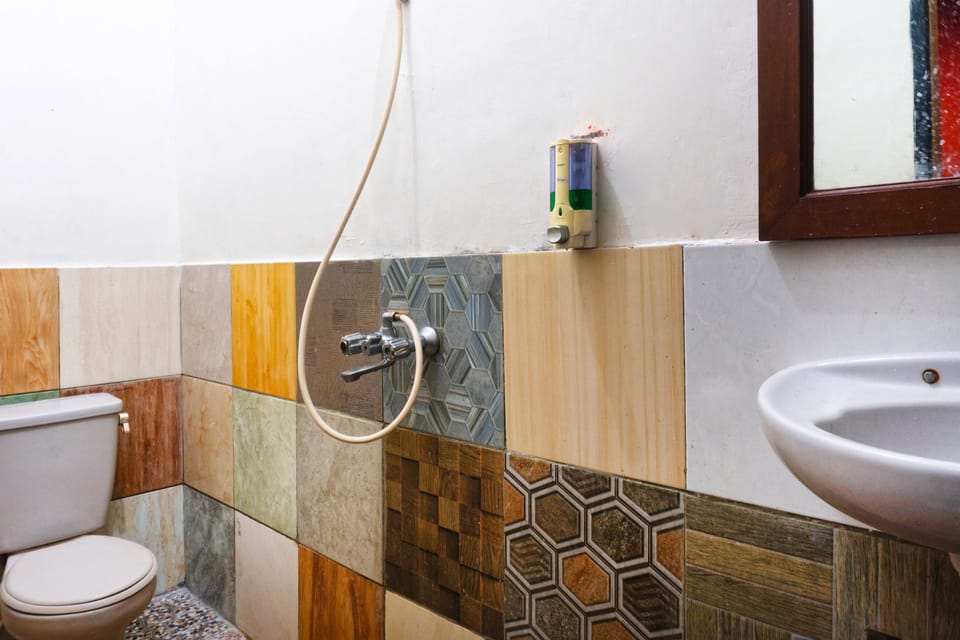 Family Room | Bathroom | Shower, towels