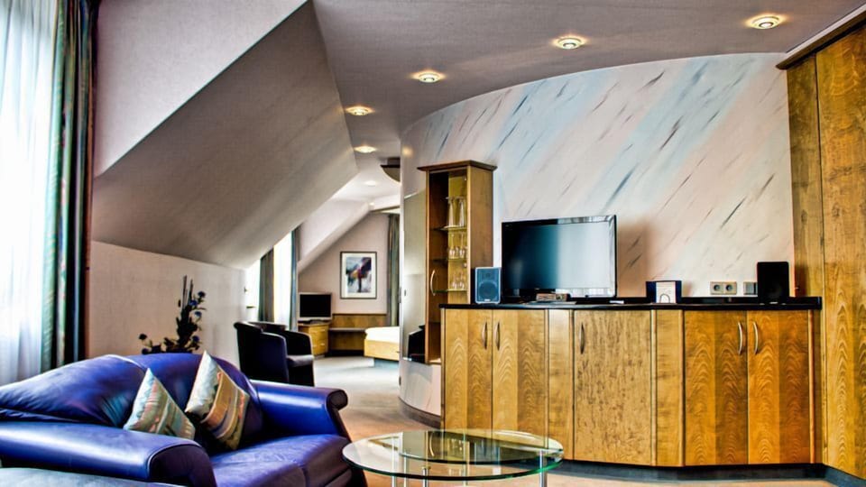 Exclusive Suite | In-room safe, desk, iron/ironing board, free cribs/infant beds