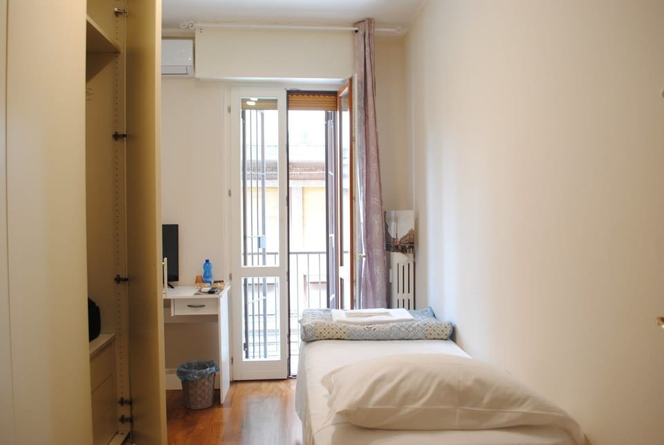 Single Room, Shared Bathroom | Down comforters, desk, free WiFi, bed sheets