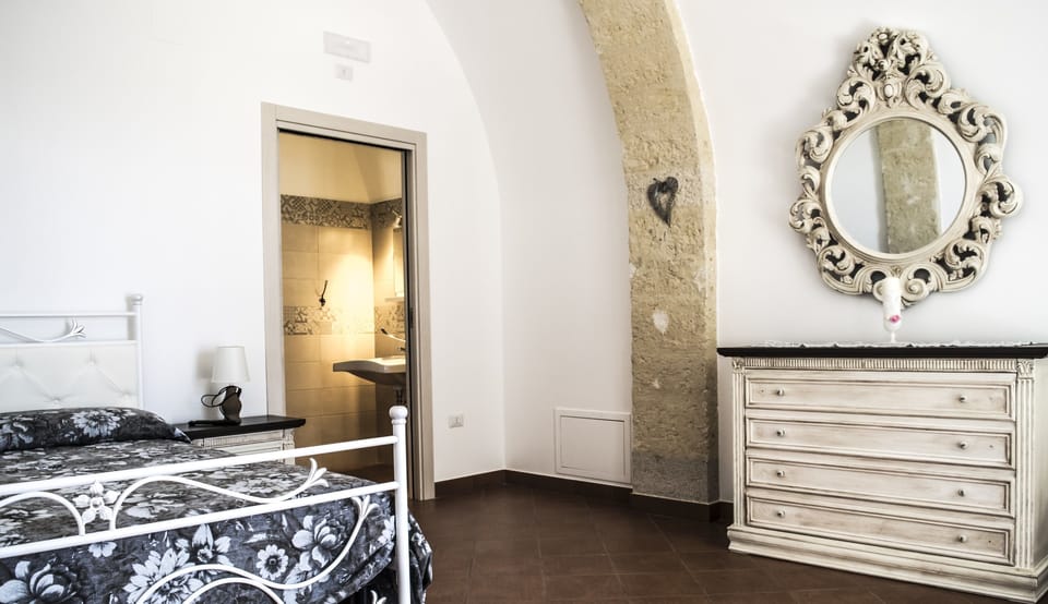 Classic Double Room, Ground Floor (Ciliegio) | 1 bedroom, individually decorated, individually furnished, desk
