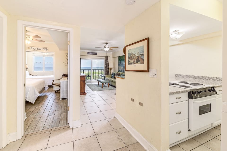 Oceanviews upon entry!