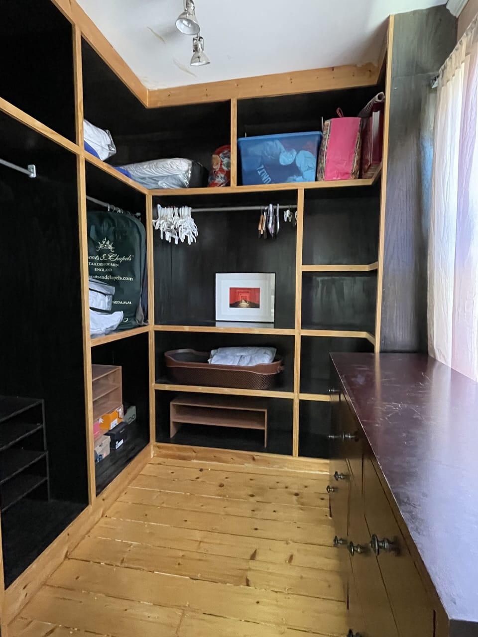 Master Bedroom Walk In Closet