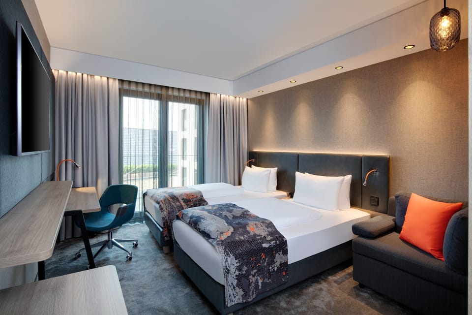 Standard Room, 2 Twin Beds | Minibar, in-room safe, desk, laptop workspace