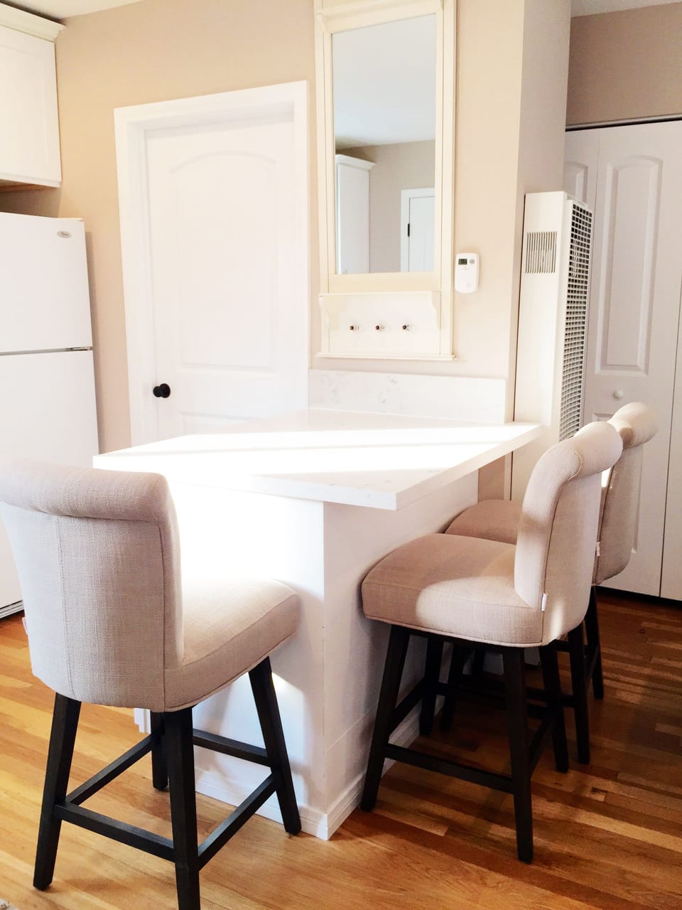 Dining counter