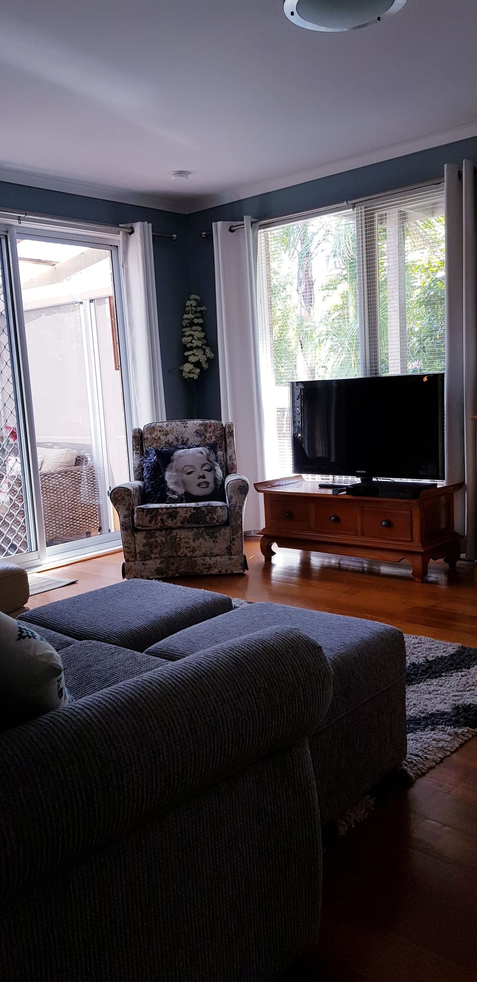 Self Contained Lounge Room