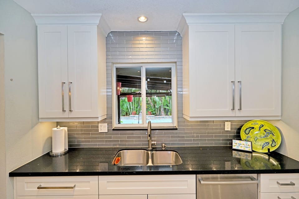 Kitchen facing the pool 