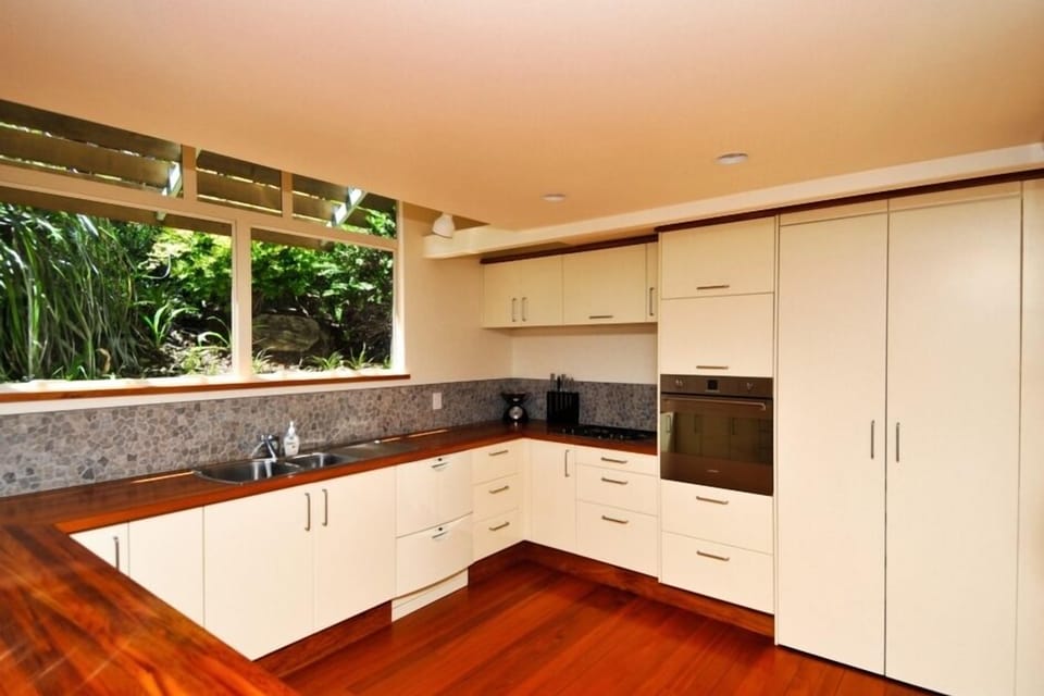 Fully-equipped kitchen