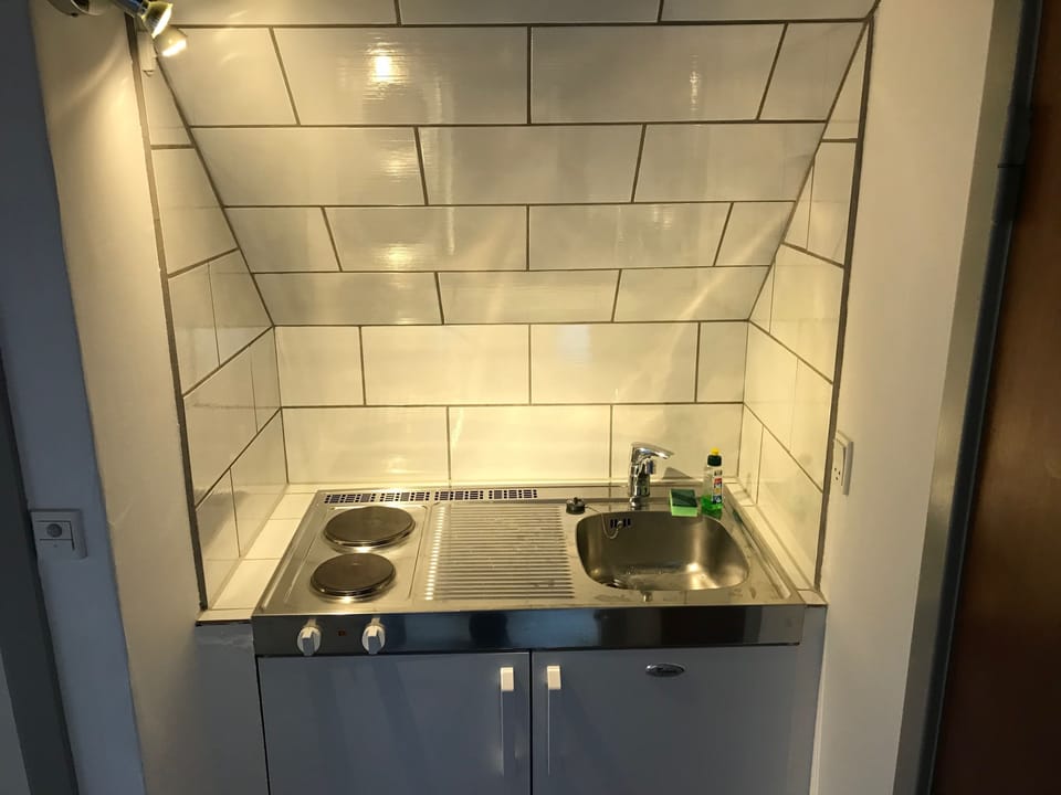 City Apartment, 2 Bedrooms, Non Smoking | Private kitchenette | Oven, griddle, cookware/dishes/utensils, cleaning supplies