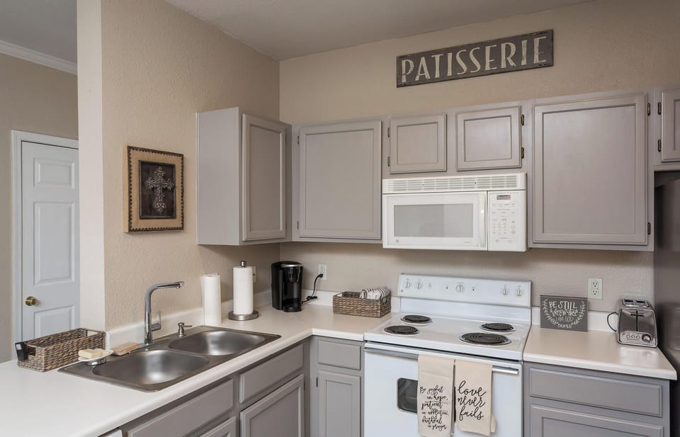 all modern newer appliances to enjoy