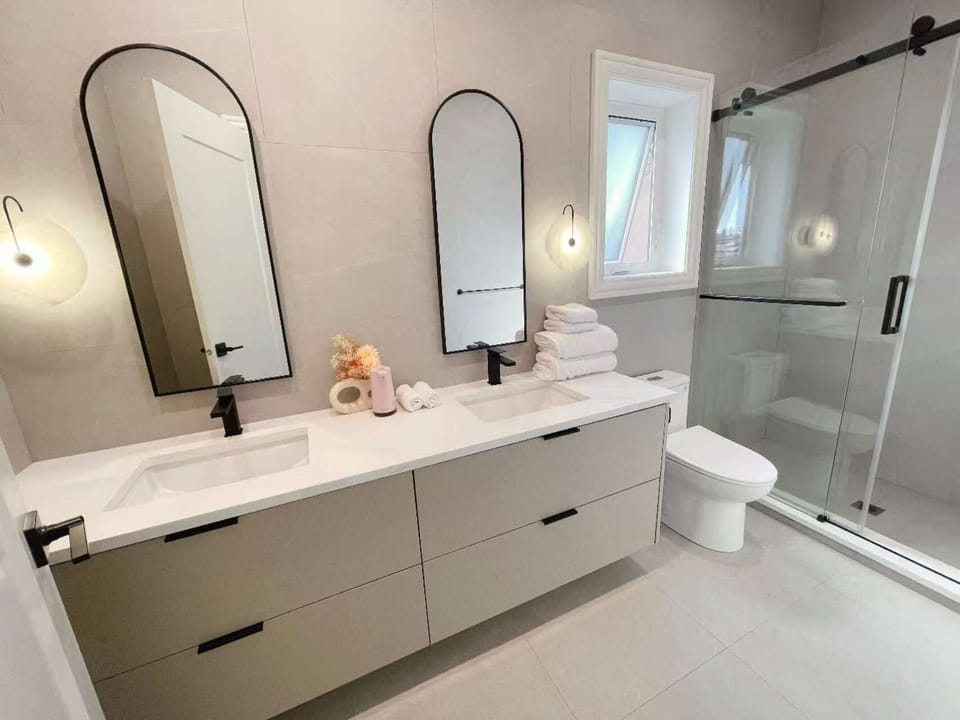 Elite Double Room, 1 Queen Bed | Bathroom | Shower