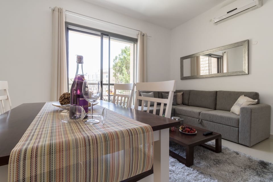 Comfort Apartment, 1 Bedroom | In-room dining