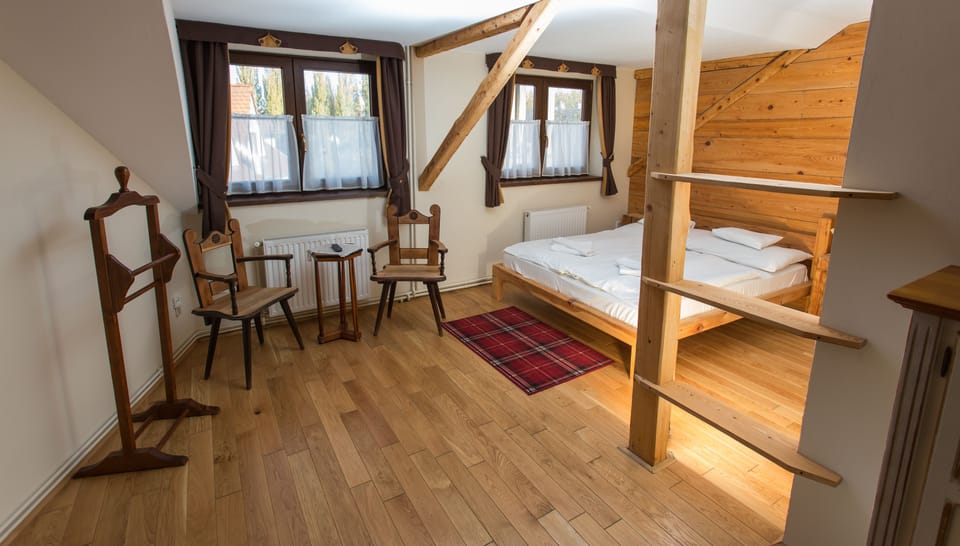 Superior Triple Room | Blackout drapes, free WiFi, bed sheets