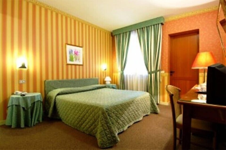 Minibar, in-room safe, desk, blackout drapes