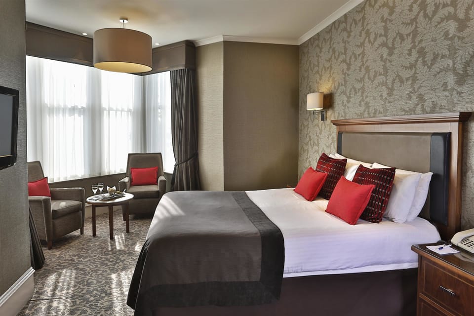 Standard Room, 1 Double Bed, Non Smoking | Desk, iron/ironing board, free cribs/infant beds, rollaway beds