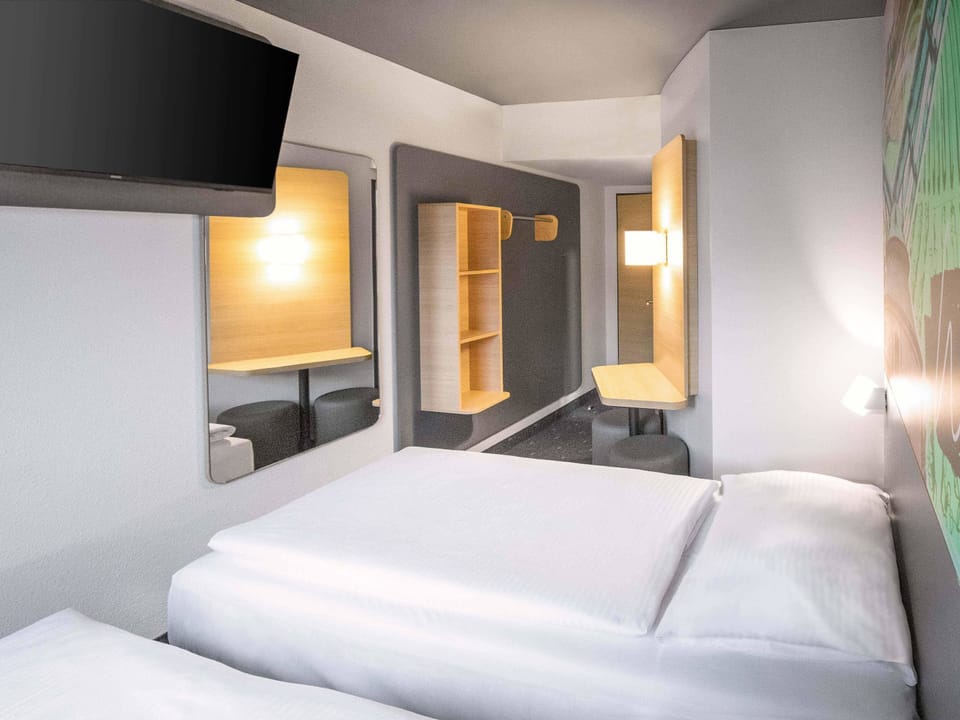 Twin Room | Desk, blackout drapes, soundproofing, free WiFi