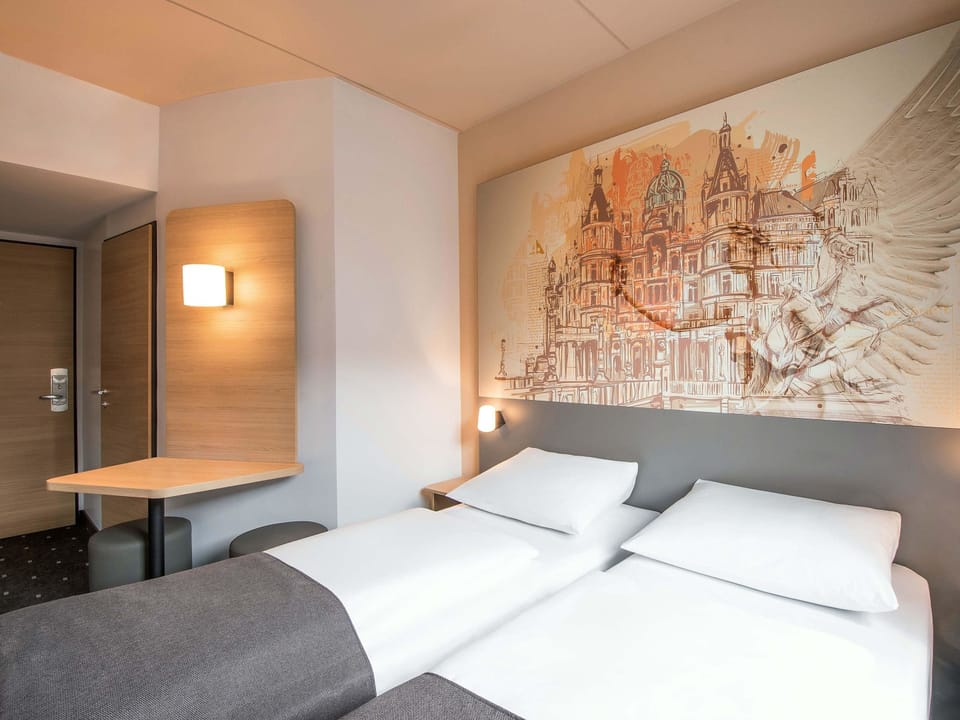 Twin Room | Desk, soundproofing, free WiFi, bed sheets