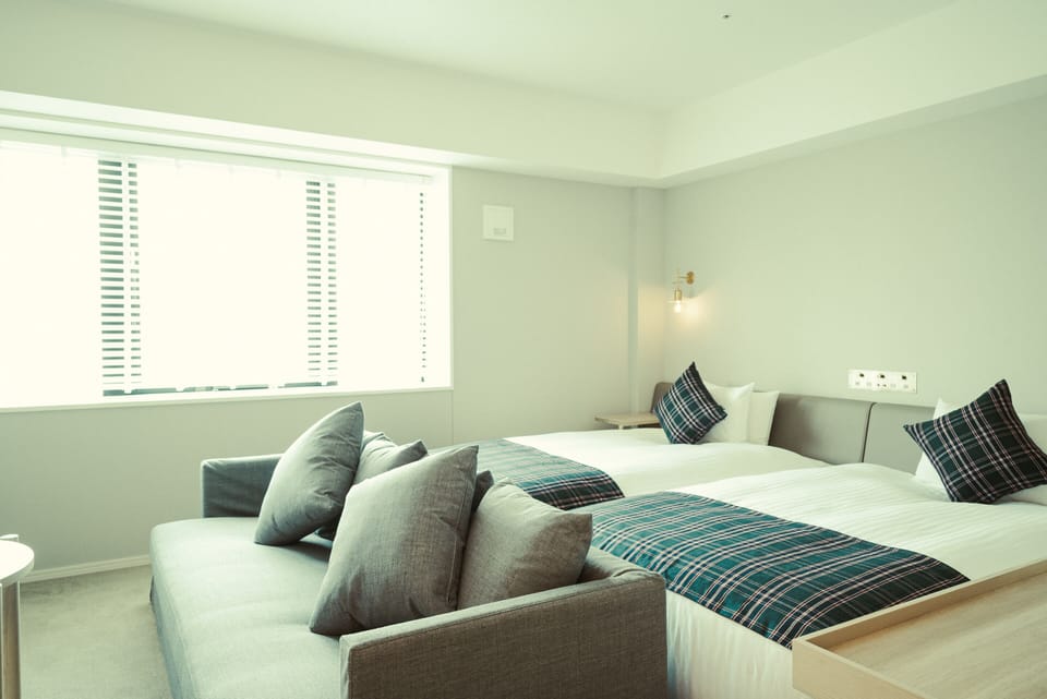 Premier Twin Room | In-room safe, desk, iron/ironing board, free WiFi