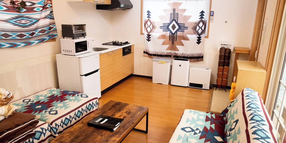 Elite Mobile Home, Non Smoking (Up to 6 People) | In-room dining
