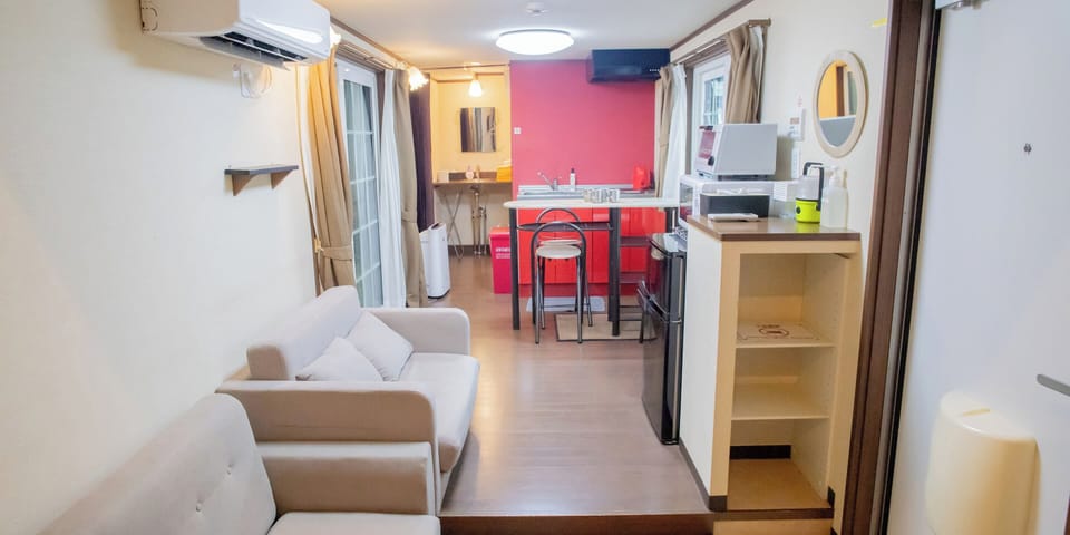 Mobile Home, Non Smoking (Journey, Up to 4 People) | 1 bedroom, desk, free WiFi, bed sheets