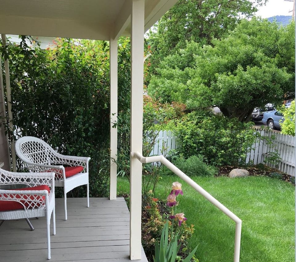 Victorian Rose - front porch