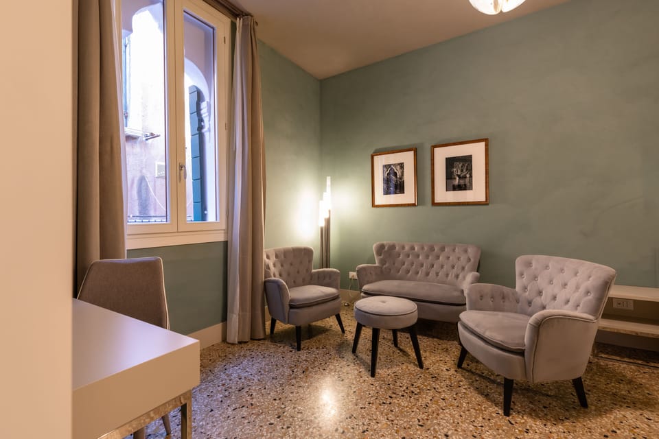 Junior Suite | Desk, free WiFi, bed sheets