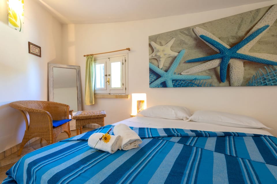 House, 1 Queen Bed, Non Smoking, Garden View | Soundproofing, iron/ironing board, WiFi (free)