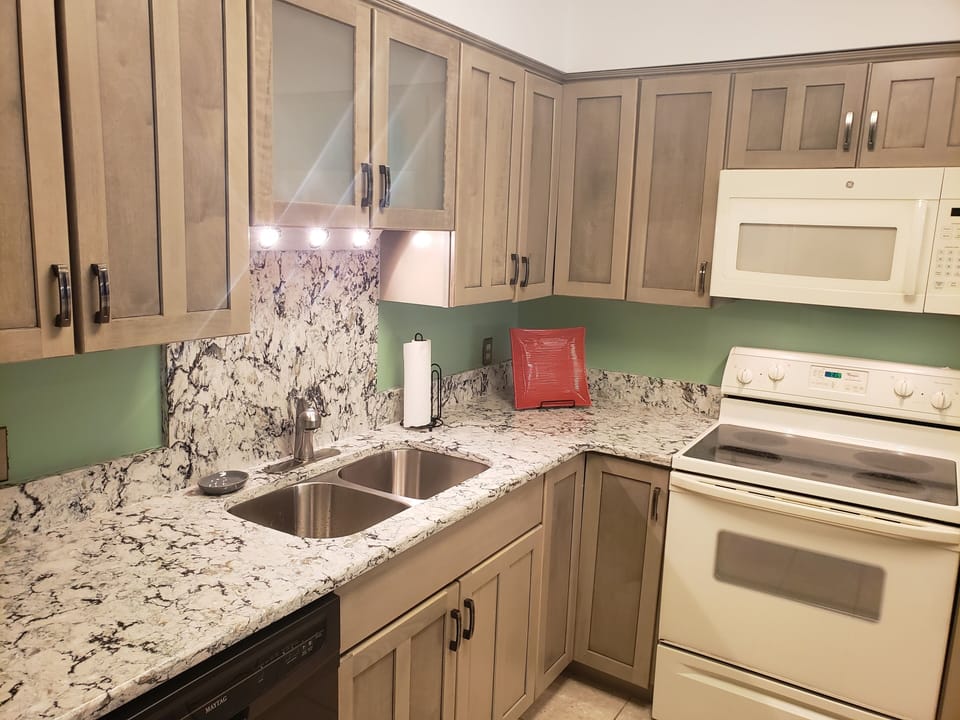 I LOVE THIS KITCHEN!
