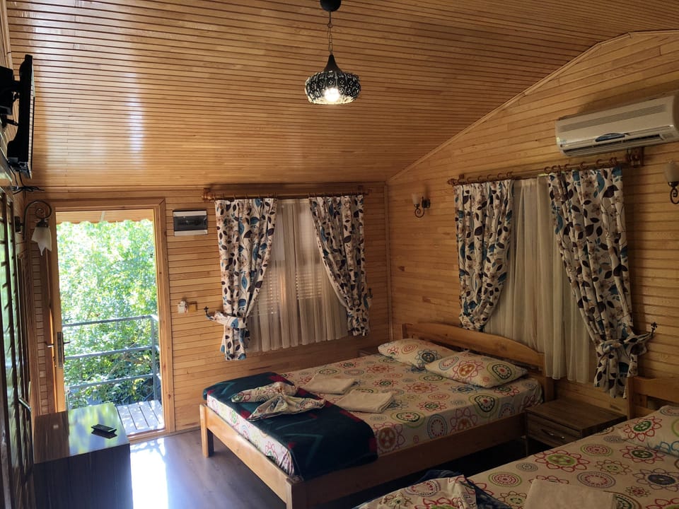 Bungalow, Garden View | 1 bedroom, premium bedding, soundproofing, iron/ironing board