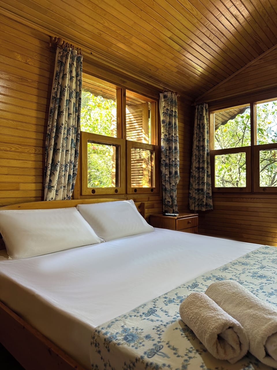 Basic Bungalow | 1 bedroom, premium bedding, soundproofing, iron/ironing board